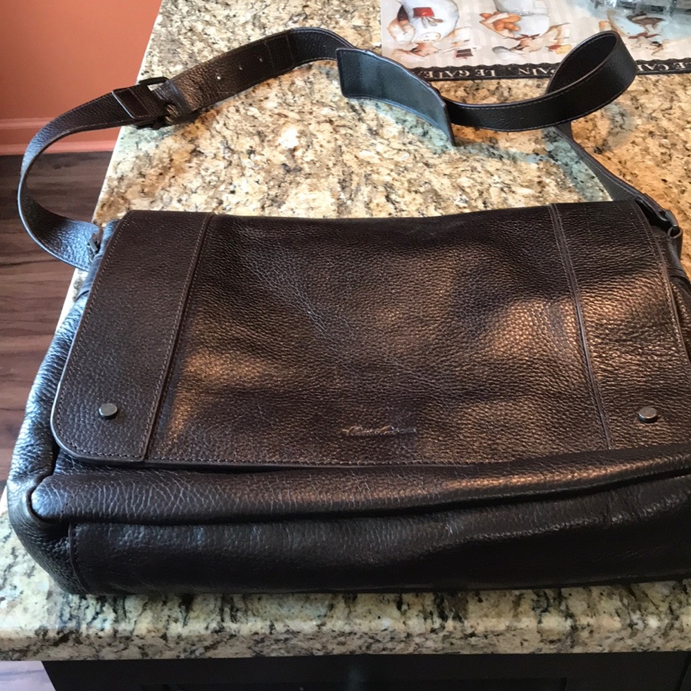 Kenneth Cole messenger bag leather